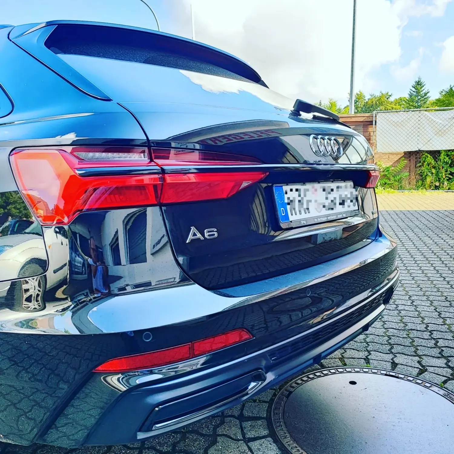 Audi A6 Avant Chrome Delete das ganz große Programm Kühlergrill, Lufteinlässe, Fensterrahmen, Dachreling, Kofferraum Leiste und Auspuffblenden von Wrap Society Foliendesign